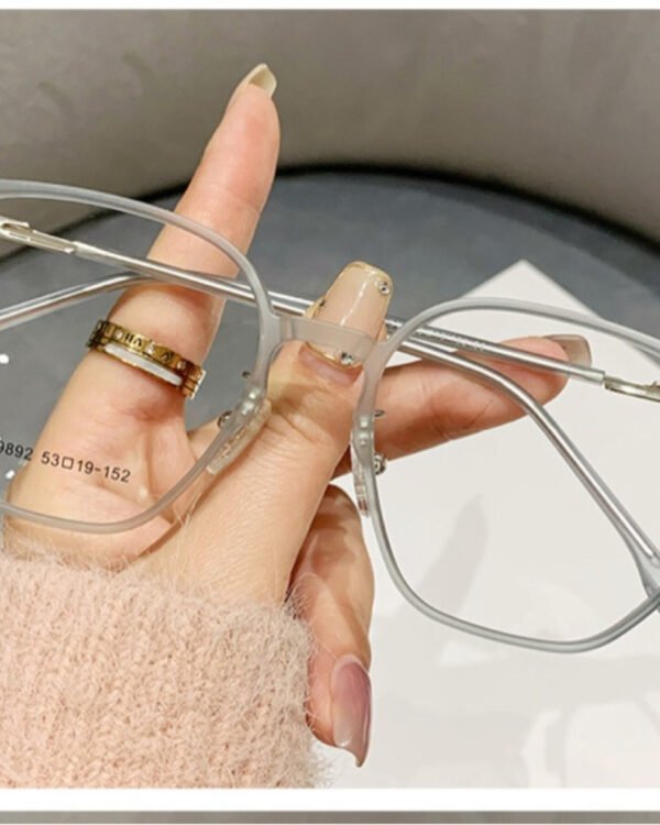 AKIRA glasses